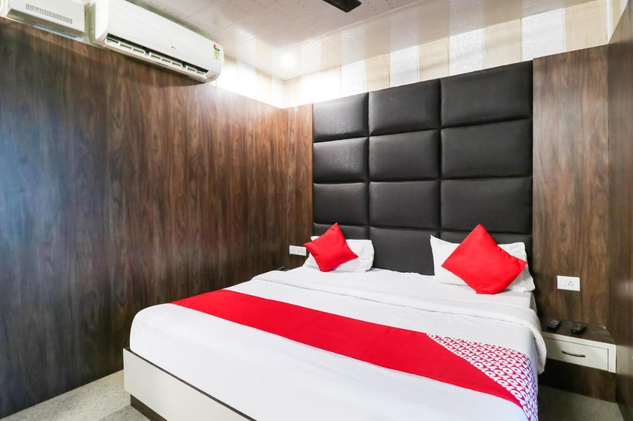 Oyo 6908 Hotel Royal City Āzamgarh Exteriér fotografie