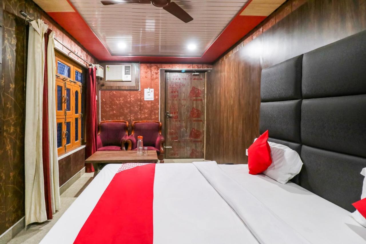 Oyo 6908 Hotel Royal City Āzamgarh Pokoj fotografie