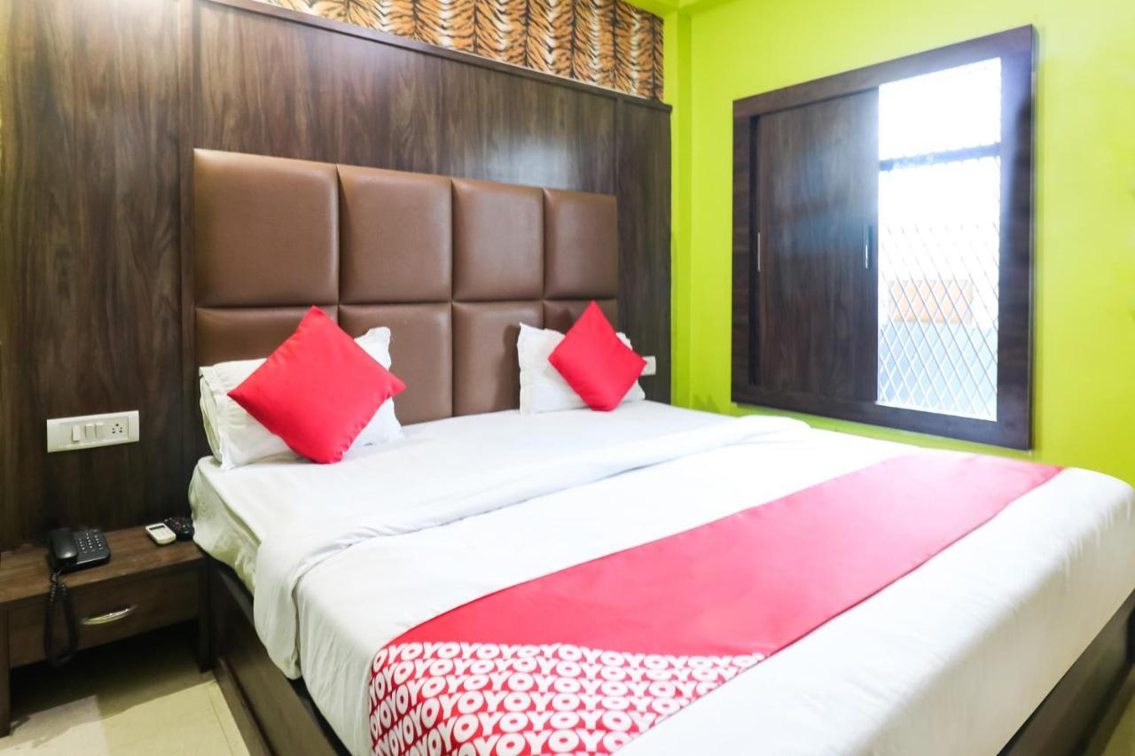 Oyo 6908 Hotel Royal City Āzamgarh Exteriér fotografie